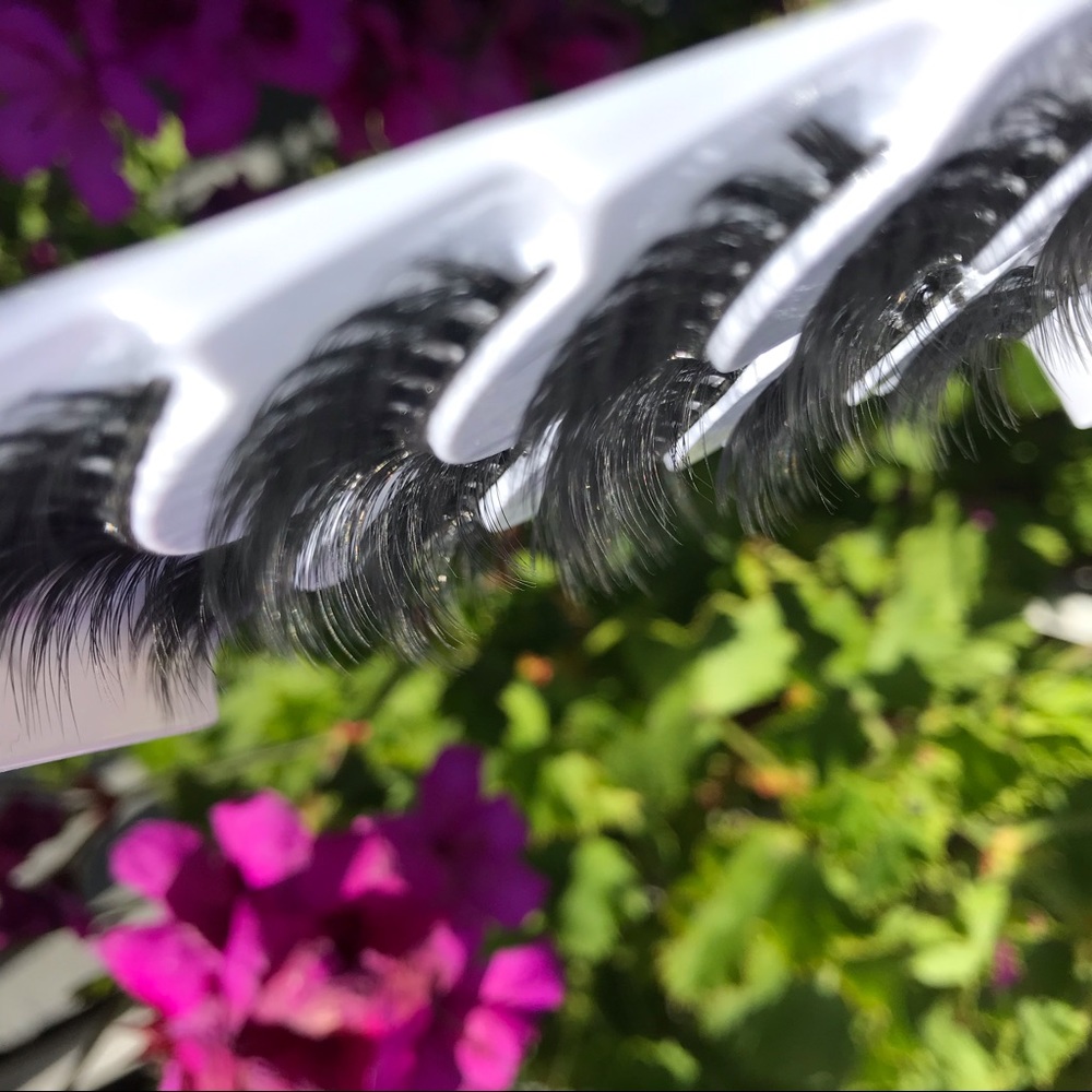 NEW!! 🔥 SEMI WISPY MINK FULL LASHES - Picture 6 of 7